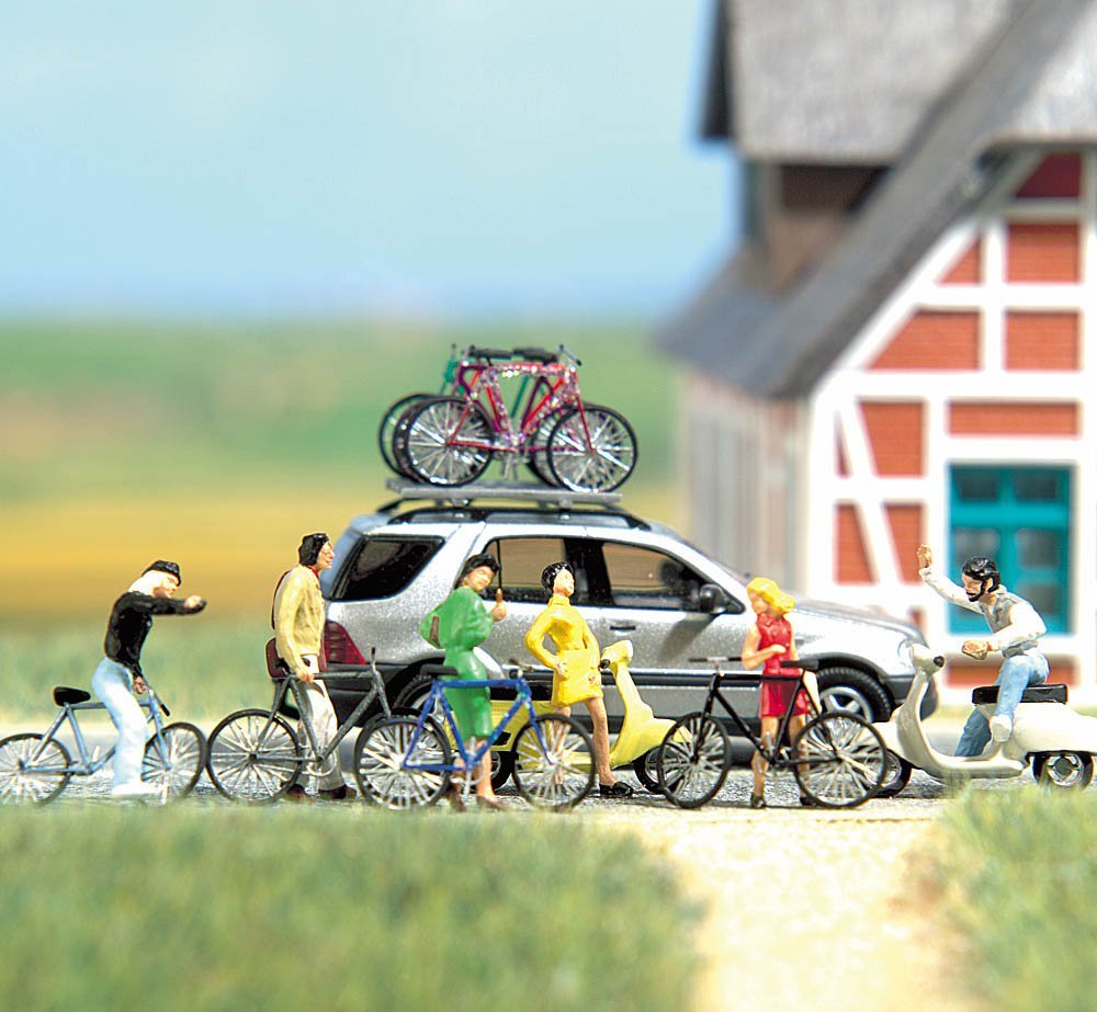 Busch 6013 - Bicycle & Scooter Set