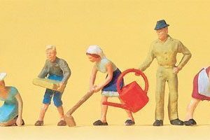 Preiser 14081 - In the Garden