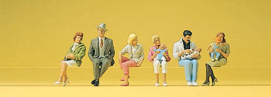 Preiser 10332 - Seated People