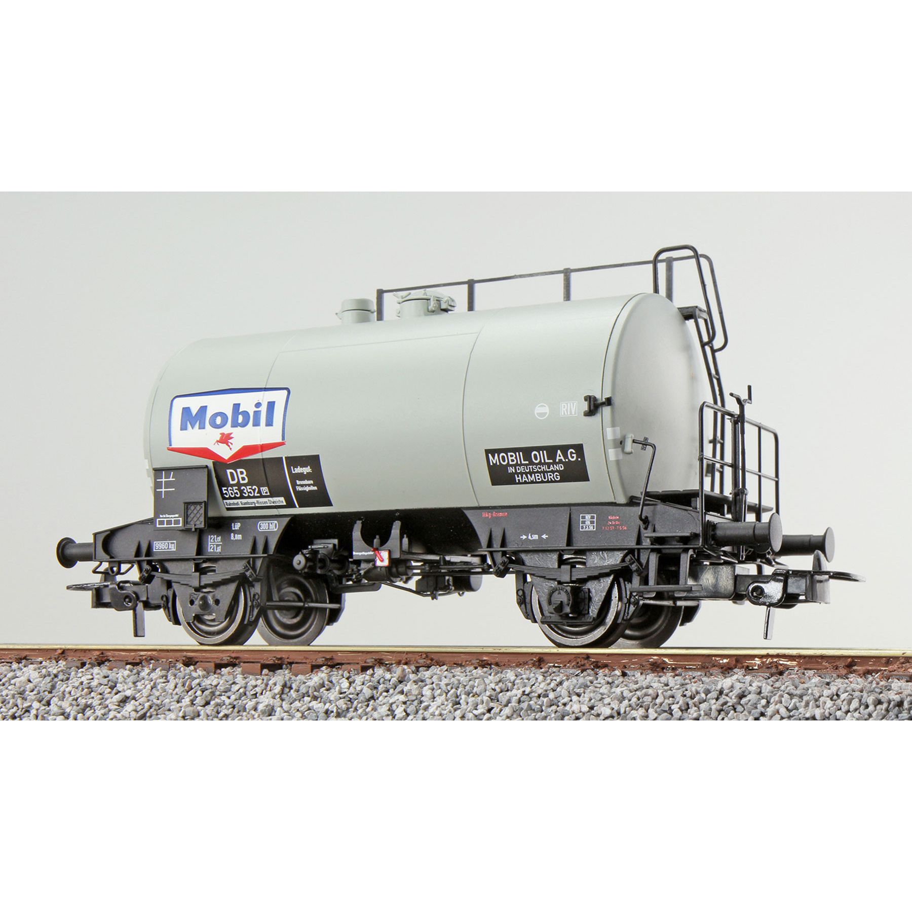 ESU 36231 - Deutz type tank car, Mobil, Era III