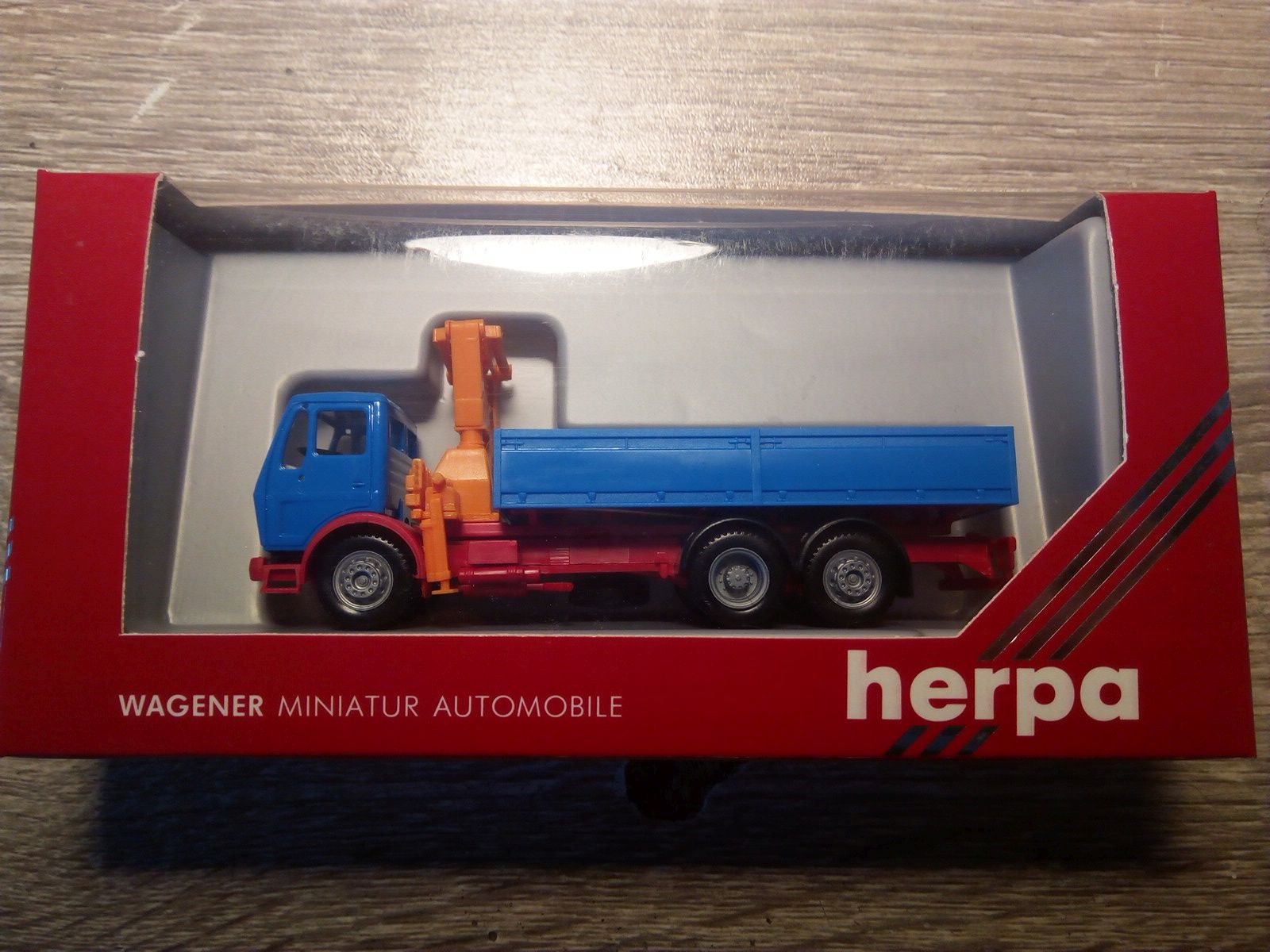 Herpa 806042 - Mercedes Benz with loading crane