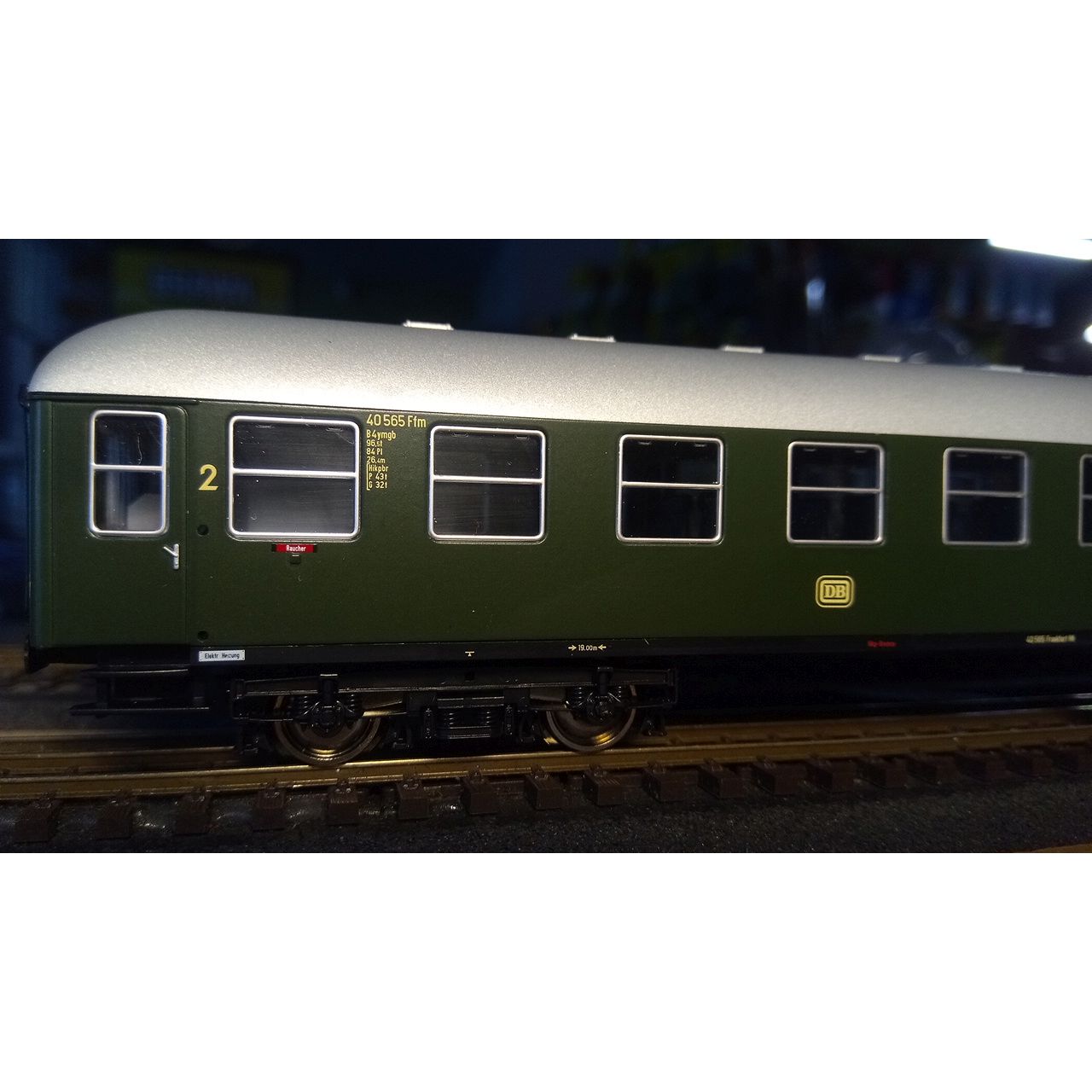 Roco 44680 - DB 2nd class Passenger Car, center door, B4ymgb, preowned - Image 2