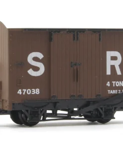 PECO GR-221D - Box Van, SR Livery No.47038