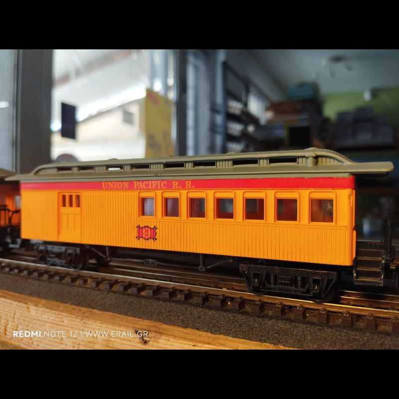 Set 3x US coaches, preowned - Image 3
